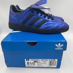 Adidas Women’s 5.5 Handball Spezial Blue with Black Stripes New in Box